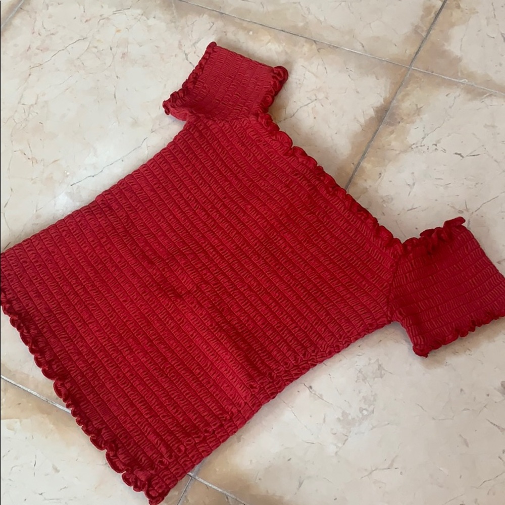Red top - Picture 2 of 3